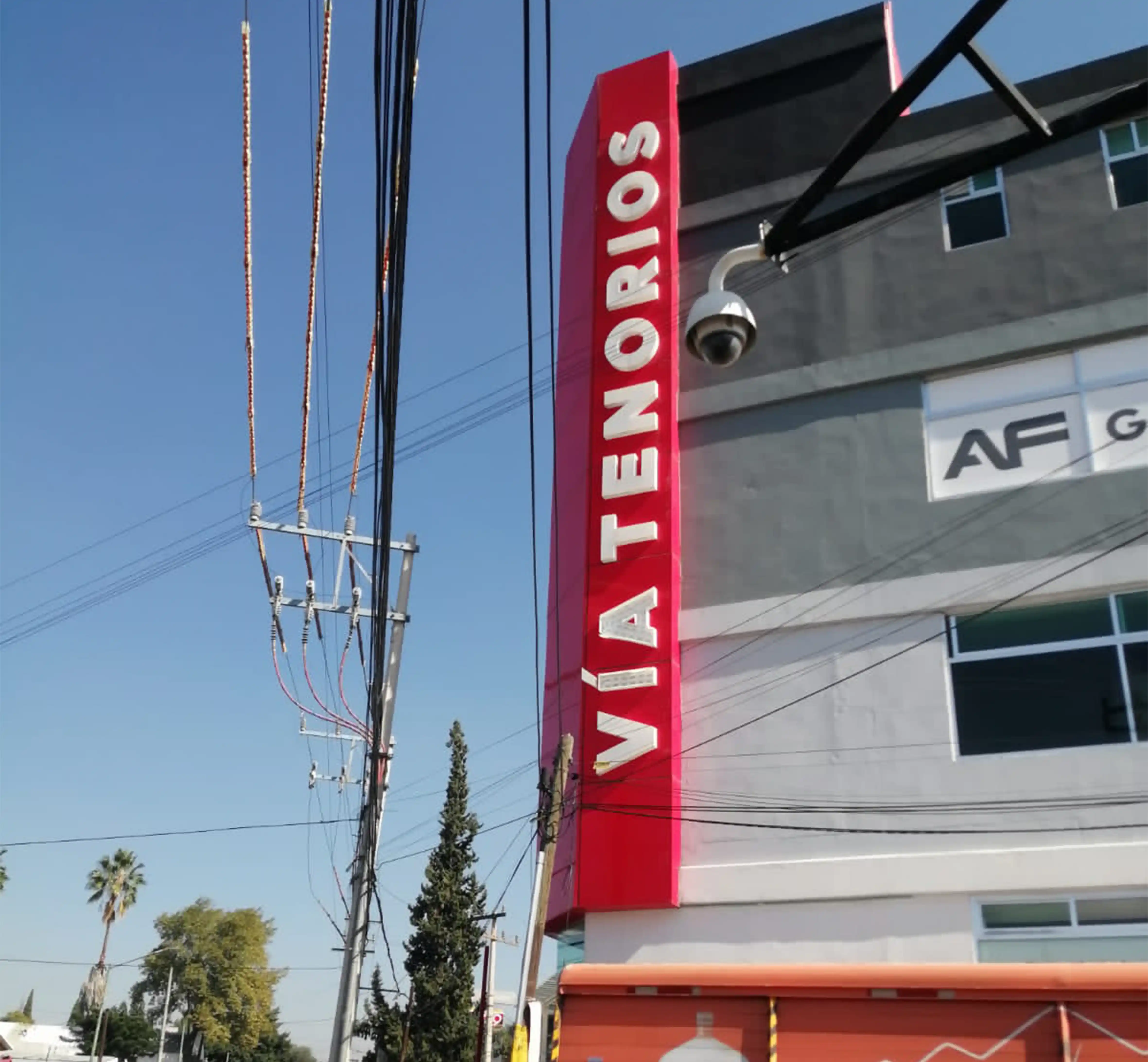 Revestimiento de panel amarillo